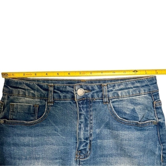 BLACK LABEL, NWOT, FRINGE, DENIM MINI SKIRT. SIZE M - Picture 5 of 6